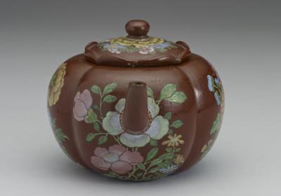 图片[3]-Yixing begonia-style teapot with flowers of the four seasons in painted enamels, Qing dynasty, Kangxi reign (1662-1722)-China Archive